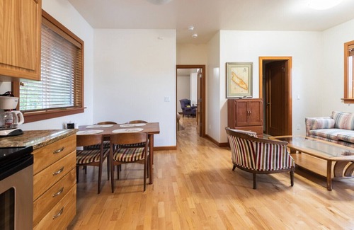 Big Lake Apartment | Private Luxury Lakeside Apartment