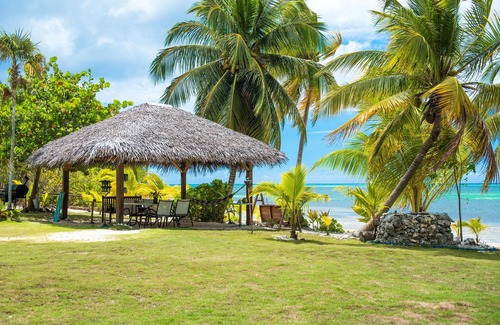 East End House | Private Luxury Villa Steps to Beach w/Kayaks, Snorkeling & Screened Porch!