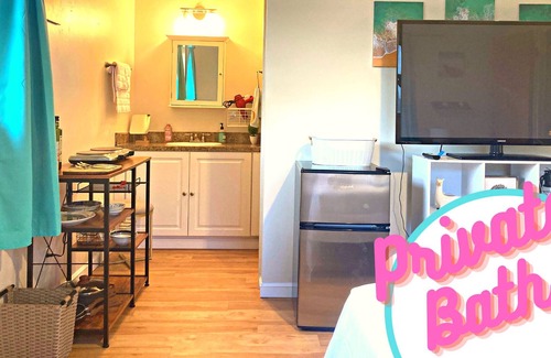 Boynton Beach House | Private Master Bedroom+Bath near Beach, Shopping +Kitchenette & Laundry