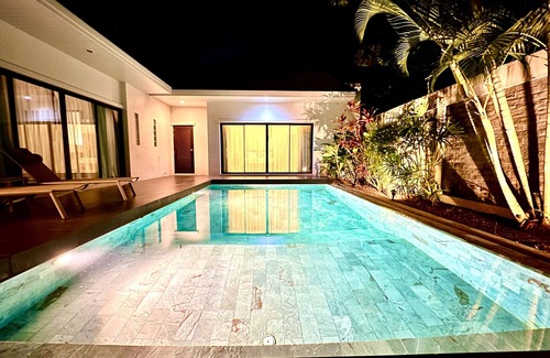 Choeng Thale Villa | Private modern 3-bed pool villa near Layan Beach