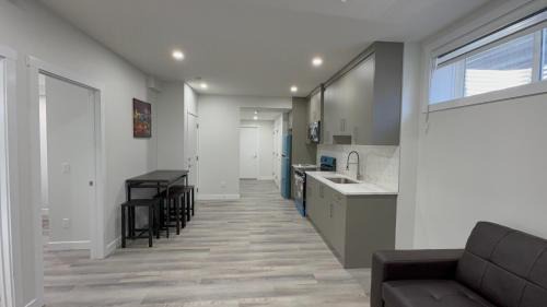 Calgary Apartment | Private Modern 2 Bedroom Suite