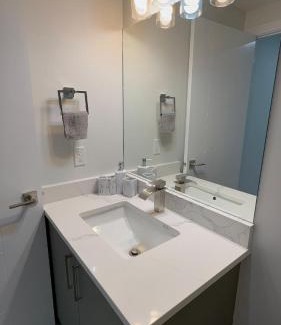 Calgary Apartment | Private Modern 2 Bedroom Suite