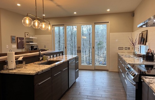 Calverton Other | Private Modern Farmhouse on 12 acres, pet-friendly