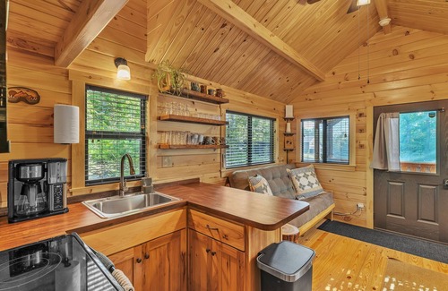 Jay Cabin | Private, Modern Log Cabin @ The Woodshed Lodge; Pet Friendly; Sleep 6