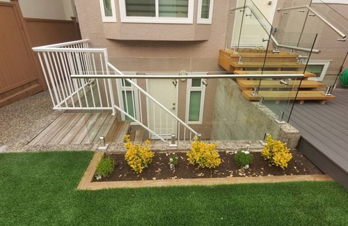 Renfrew-Collingwood House | Private Modern Suite - Central Location