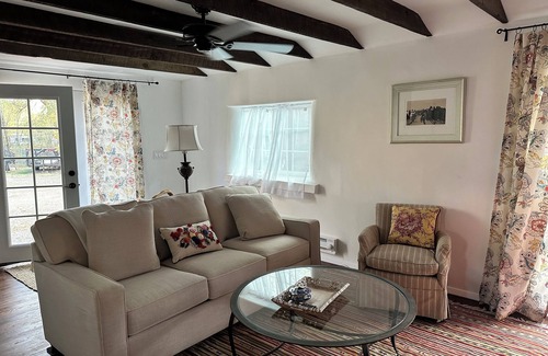 Las Vegas Cottage | Private Moreno st. Casita, Old Town Plaza