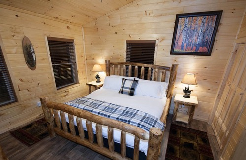 Gatlinburg - Pigeon Forge Cabin | Private Mountain Cabin with Quiet Landscape and Beautiful Views