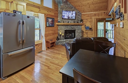Gatlinburg - Pigeon Forge House | Private Mountain Cabin Close To Pigeon Forge & Great Smoky Mountains National Park | Winter Specials