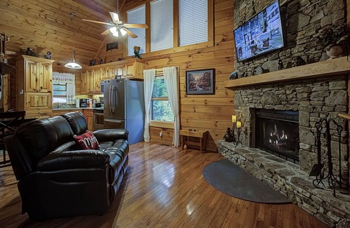 Gatlinburg - Pigeon Forge House | Private Mountain Cabin Close To Pigeon Forge & Great Smoky Mountains National Park | Winter Specials