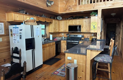 Lake Toxaway Ski Chalet | Private Mountain Getaway - Long Range Views - Between Brevard & Cashiers