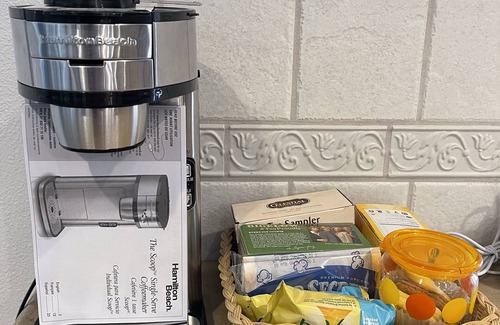 Oakhurst House | Private mountain retreat with pool and mini-golf