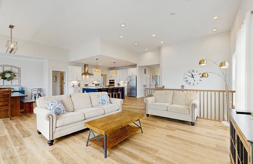 Mineral House | Private & new Lake Anna home with beach access, game tables, kayaks, and grill