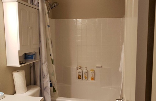 Edgewood House | Private Newer Suite Laundry n Full Kitchen between Seattle Tacoma