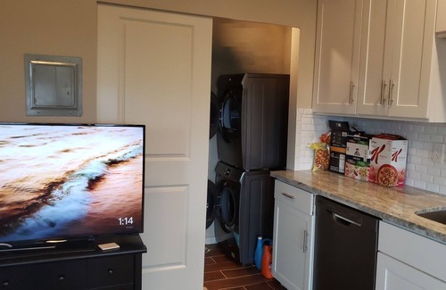 Edgewood House | Private Newer Suite Laundry n Full Kitchen between Seattle Tacoma