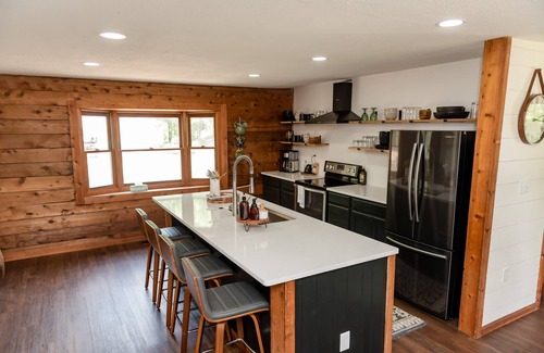 Archbold Cabin | Private newly remodeled cabin on 10 acres next to the tiffin river