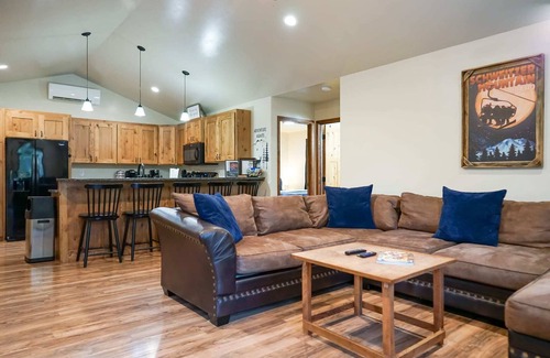 Athol House | Private Oasis Awaits: Cabana and Hot Tub