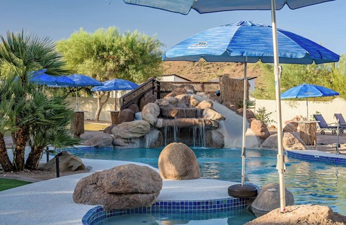 Desert View House | Private Oasis, Pickleball, Sand Volleyball, Sleeps 24