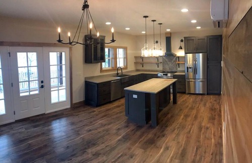 Kimberling City Cabin | Private Oasis: Top-Rated Table Rock Lake Cabin, fire pit & lakefront views