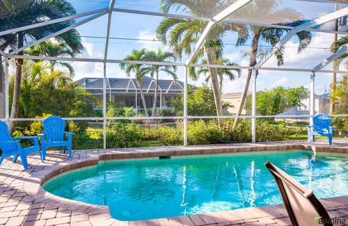 Pelican Apartment | Private Oasis w/ Enclosed Porch | Pool