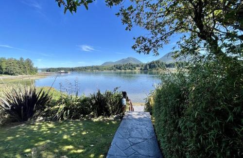 Ucluelet House | Private Oceanfront Cabin And Hot Tub! - Gww