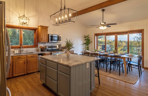 Hancock House | Private Oceanfront Chalet: Hot tub, Fire pit, Sunset Views, Game room, Kayaks