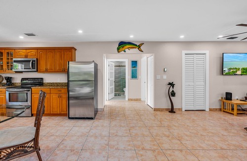 Tavernier House | Private Oceanfront Home, Walk right into the ocean
