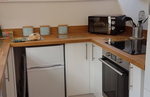 Sandhurst House | Private one bedroom bungalow Sandhurst, Berkshire Maximum 3 Guests