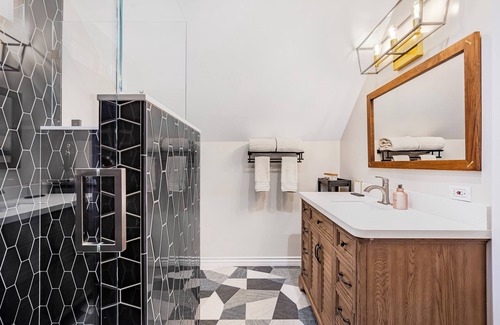Los Olivos House | Private One bedroom with bathroom within walking distance of downtown