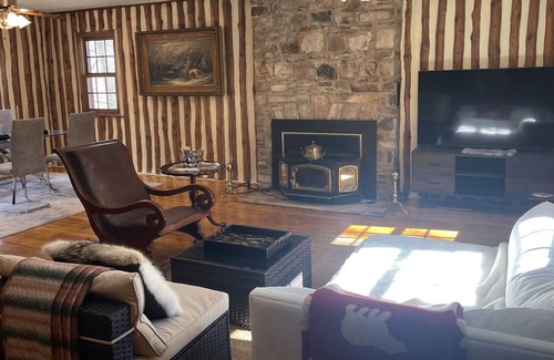 Haymarket House | Private paradise in the mountains less than 50 minutes from DC.