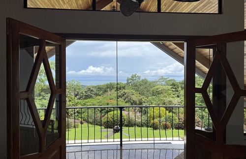 Ballena House | Private Paradise - Lovely, spacious home with large pool and ocean view