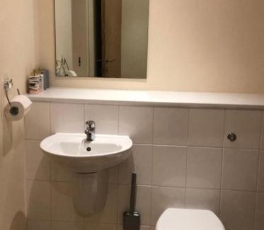 Newington Apartment | Private Parking 2 Bed 2 bath