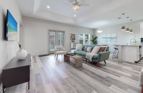 Riviera Beach House | Private Patio | Minutes to Beach! | FLPCB88