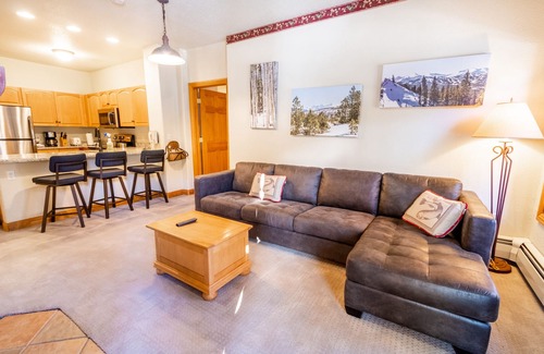 Mountain House Condo | Private Patio w/Mountain Views & Short Walk to Shops & Restaurants!