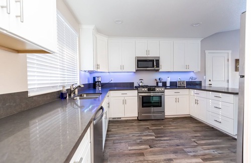 Cedar Ridge House | Private Penn Valley Home with Hot Tub & Fireplace