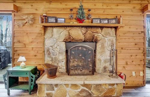 Old Timberline House | Private pet-friendly property for an affordable mountain getaway!