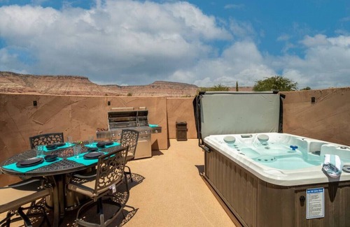Virgin RV Rental | Private Pet Friendly Cliff Dwelling With King Bed