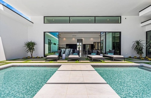 Indio House | Private Pickleball Court-Villa 9