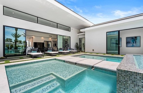 Indio House | Private Pickleball Court-Villa 9