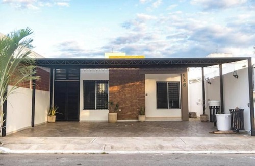 Merida Municipality House | Private pool-1 single floor for 6-7 24h security