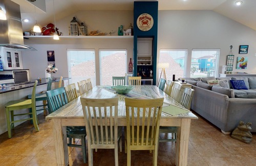 Port Aransas House | Private Pool and Golf Cart Included, Parking for 5