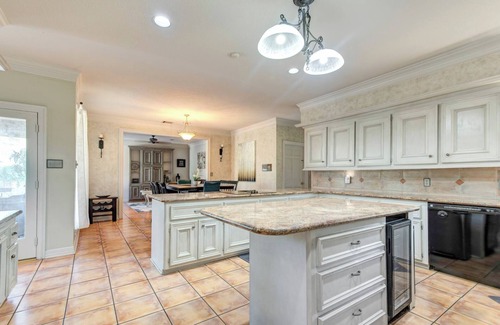 Klein House | Private Pool and Spa, Spacious and Elegant, and Centrally Located Huge Estate
