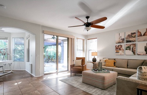 Tramonto House | Private Pool, BBQ, WIFI + Community Heated Pools/Spa/Tennis, Basketball & Volleyball Courts & Parks!