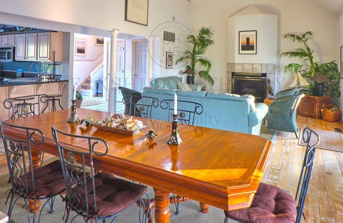 North Shores House | Private Pool & Beach, Dock, Tennis & Sleeps 15! 17 Harbor Rd, North Shores