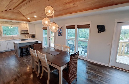St. George Island Cottage | Private Pool! Easy Beach Access- 2 FREE BIKE RENTALS INCLUDED WITH YOUR STAY!