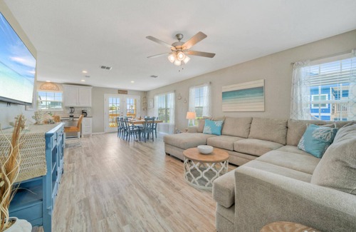 Old Town House | Private Pool, Free Golf Cart, 3 Blocks to Town! | Tequila Tides by AvantStay