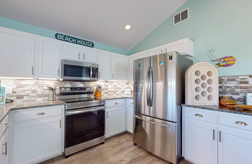Leeward Sands House | Private Pool, Golf Cart Included, Boat Parking, Pet Friendly