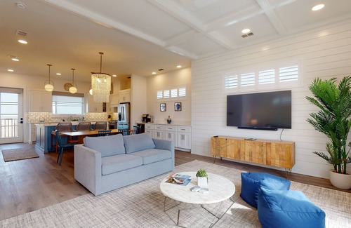 Port Aransas House | Private Pool, Golf Cart Included, Boardwalk to Beach