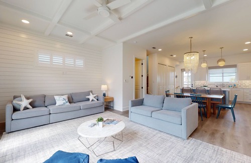 Port Aransas House | Private Pool, Golf Cart Included, Boardwalk to Beach