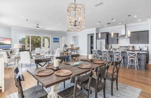 Gulfview Heights House | Private Pool/Heat option-4 Bikes-Short Walk/Bike Ride to the Beach