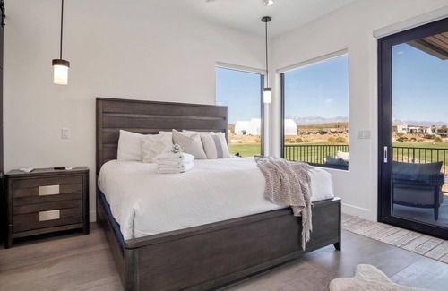 Hurricane House | Private Pool & Home, 16 Guest, EV Charger